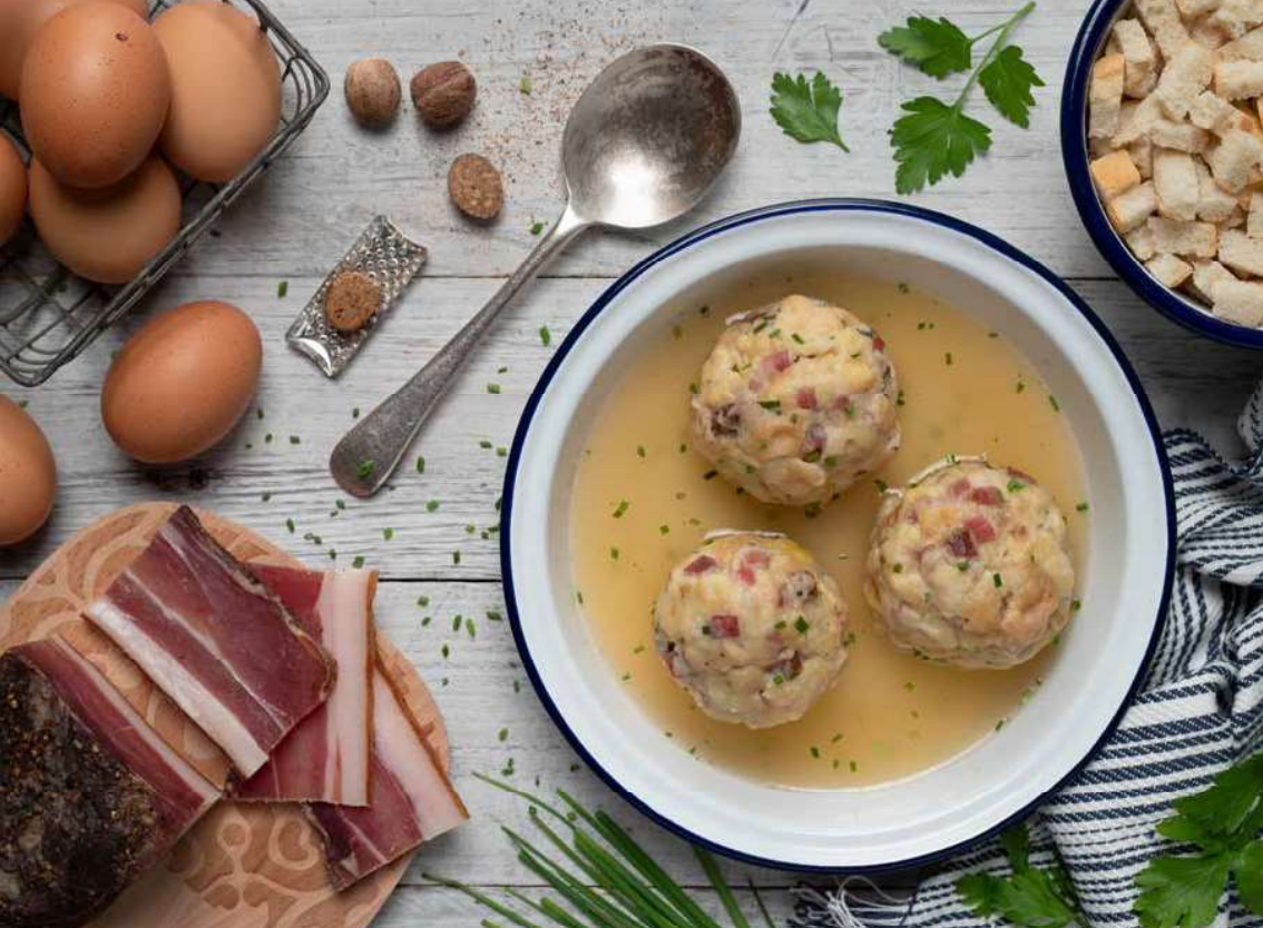 Canederli allo speck in brodo. Di Sonia Peronaci